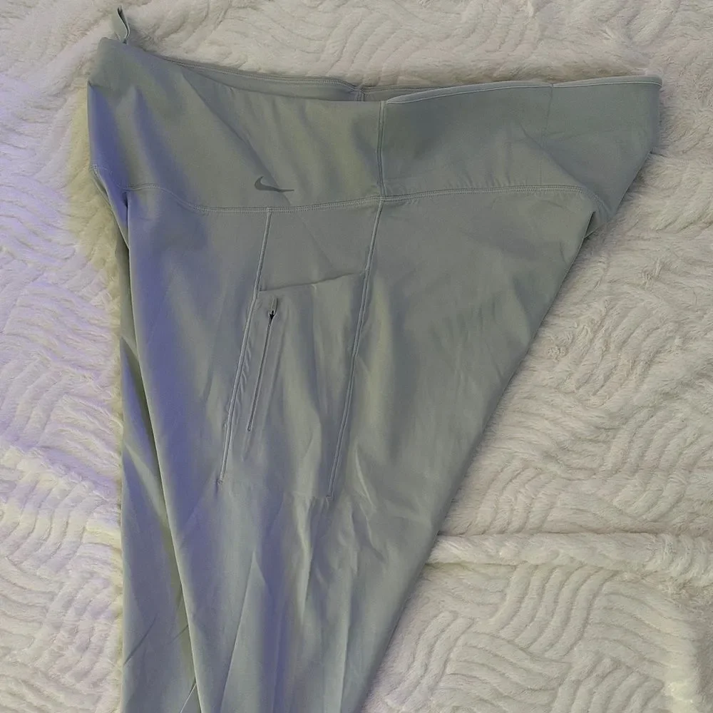 Women’s Athletic Capri Leggings